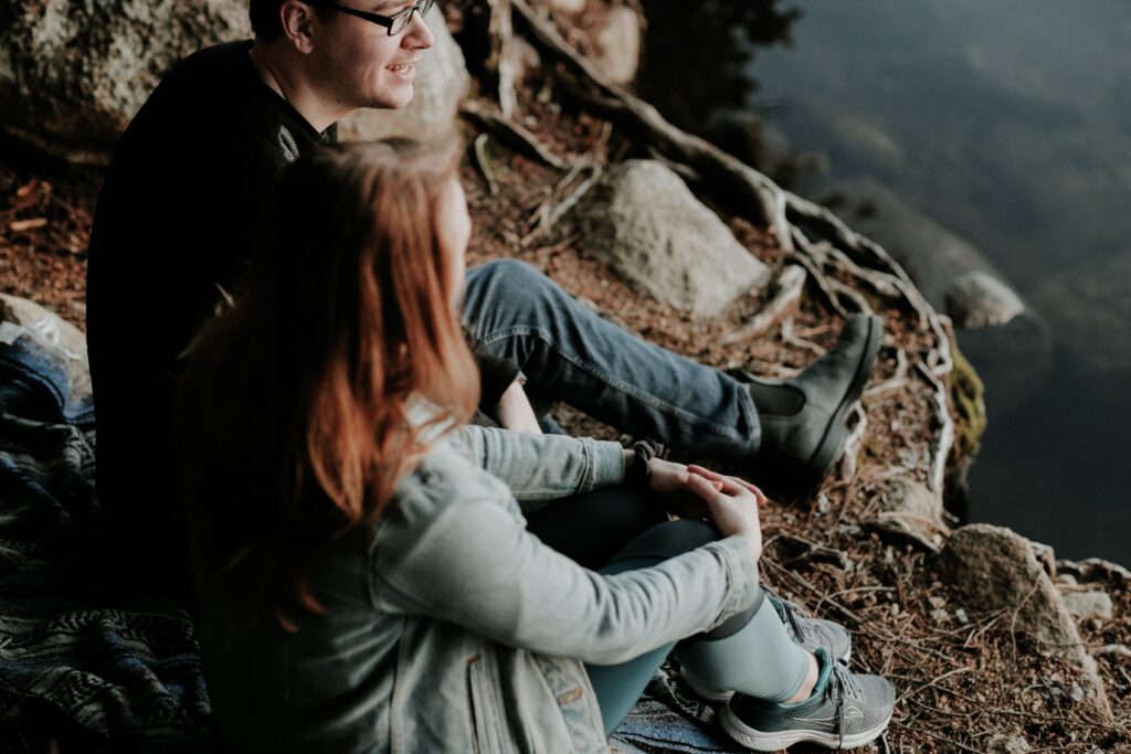 Chatting on the mountains