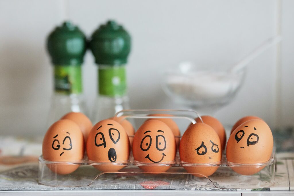 Expressions drawn on eggs