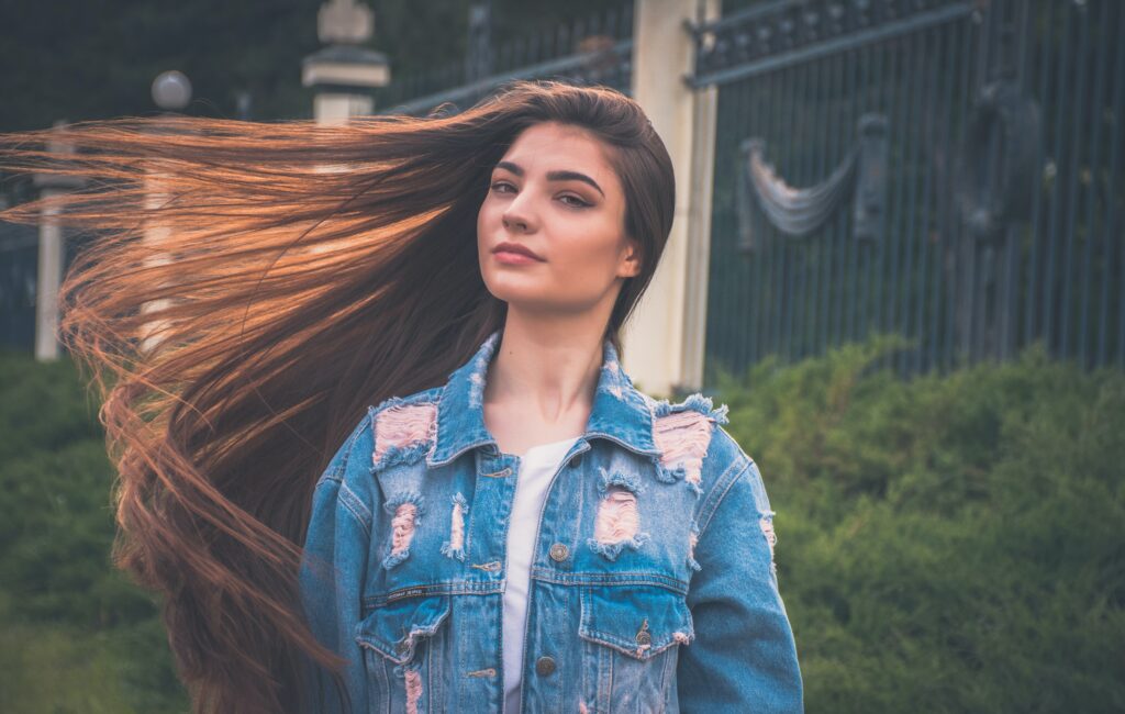 Flipping long hair